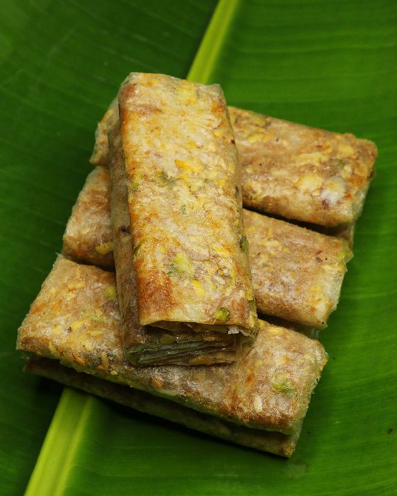 Dry Fruits Putharekulu (Bheemavaram Special) (5-7 Pc)